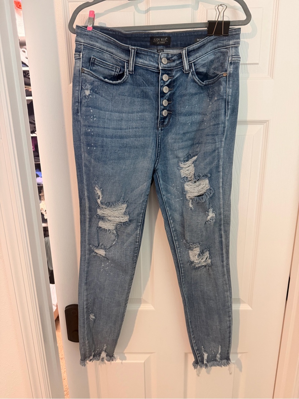 Judy Blue Distressed Button-Fly Skinny Jeans in Blue Wash size 13